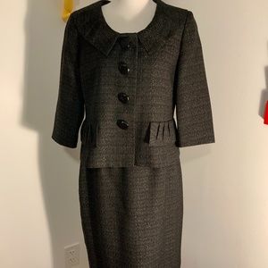 Le suit 2 pieces black skirt suit